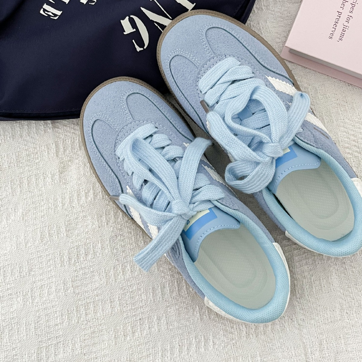 Vintage-style sneakers for wom - مراجعة Guipure Lace Panel وسعره