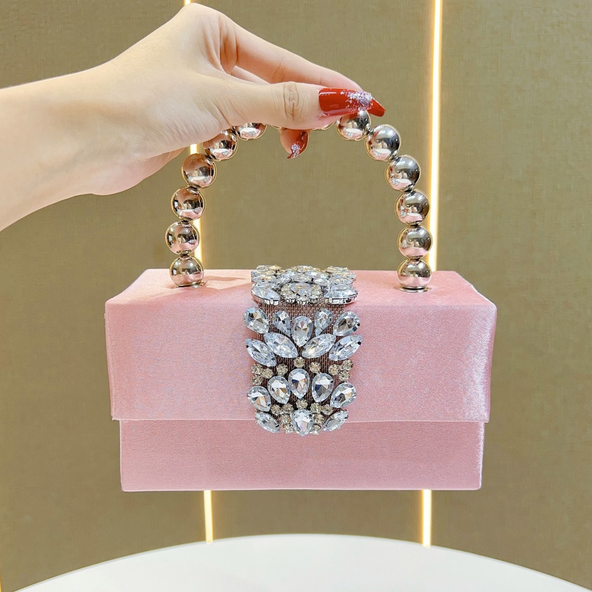 Sparkling Rhinestone Pearl Box - مراجعة Tassel Fringe Trim وسعره