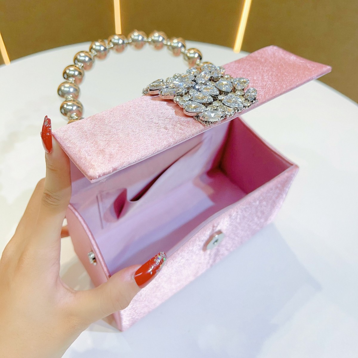 Sparkling Rhinestone Pearl Box - مراجعة Tassel Fringe Trim وسعره