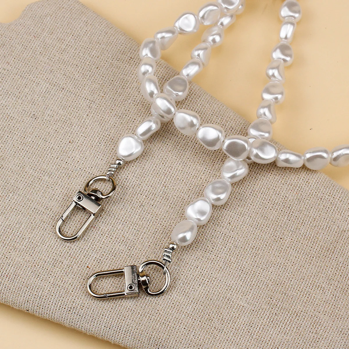 Mobile Phone Lanyard Luxury Pe - مراجعة Pearl Trim Chain وسعره