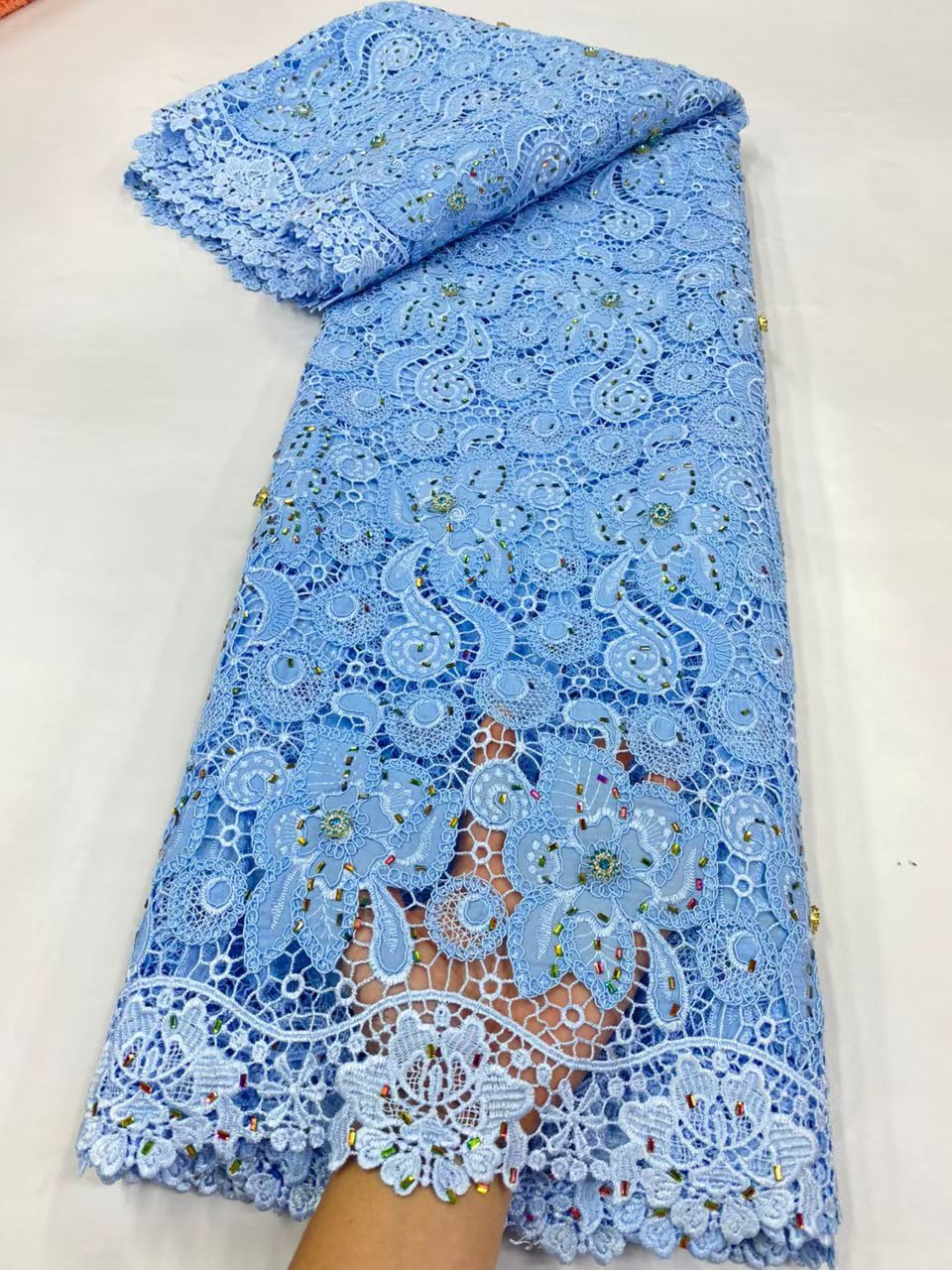 Latest Cord Guipure Lace Fabri - مراجعة Crystal Mesh Fabric وسعره