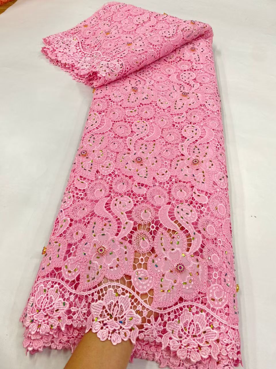 Latest Cord Guipure Lace Fabri - مراجعة Crystal Mesh Fabric وسعره