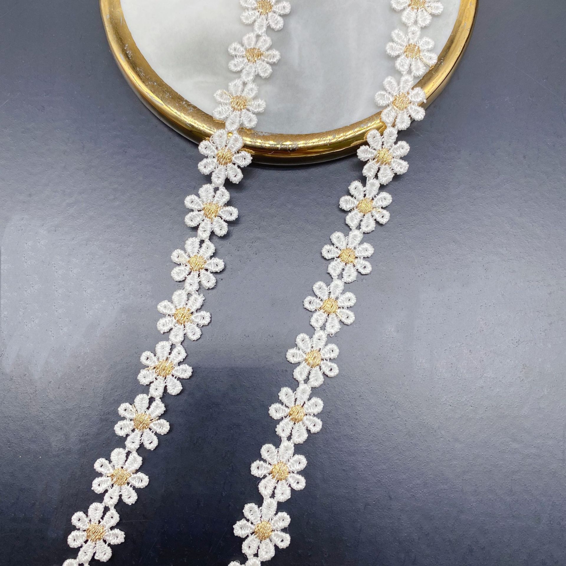 Hollow Embroidery Two-color Sm - مراجعة Lace Ribbon Trim وسعره