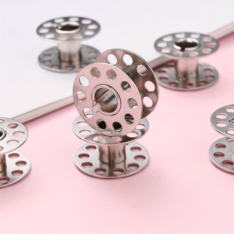 94Pcs Rustproof Metal Bobbins, - مراجعة Embroidery Craft وسعره