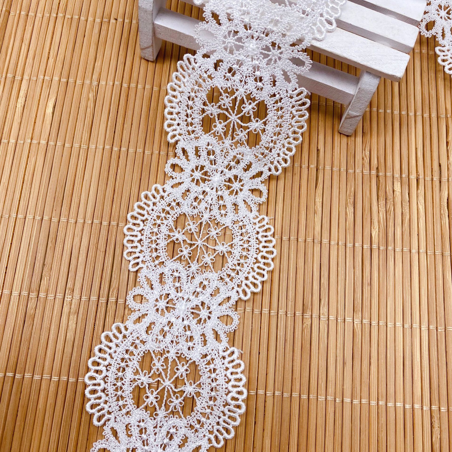 Hollow Flower Embroidered Lace - مراجعة Lace Ribbon Trim وسعره
