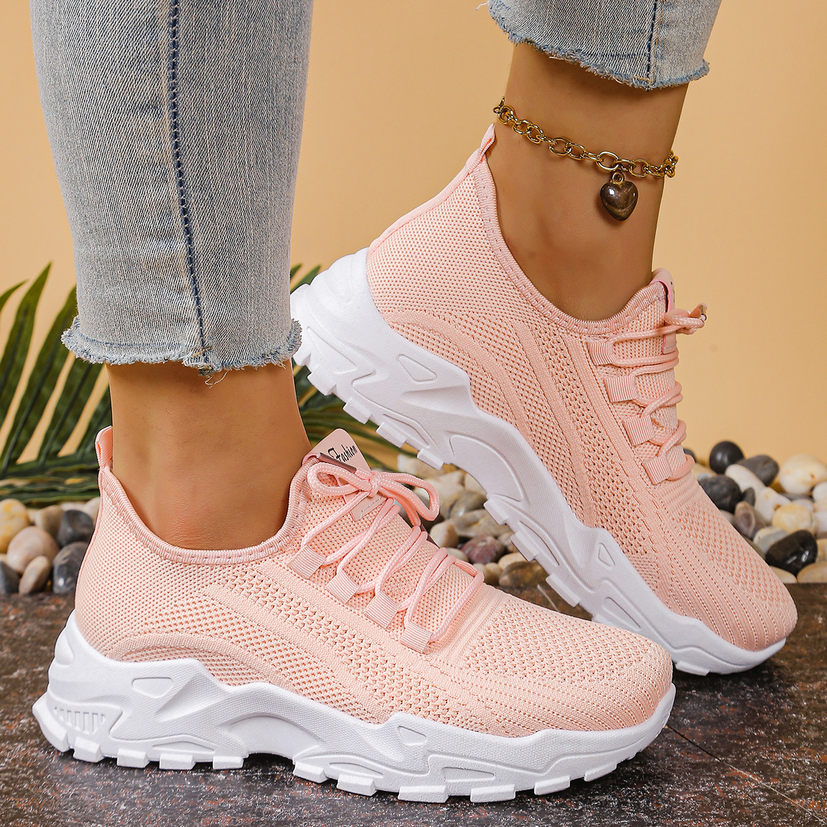 Women's sports shoes 2025: Bre - مراجعة Guipure Lace Panel وسعره