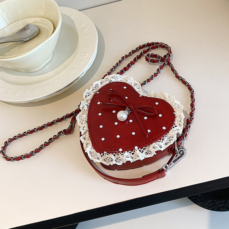 Red Heart Shaped Crossbody Bag - مراجعة Pearl Trim Chain وسعره