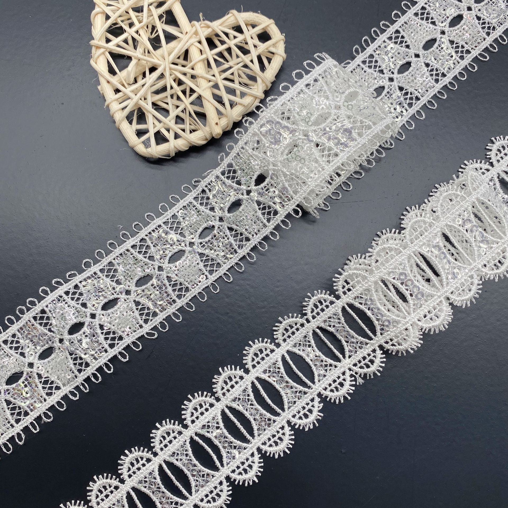 Hollow Wearable Sequins Ribbon - مراجعة Lace Ribbon Trim وسعره