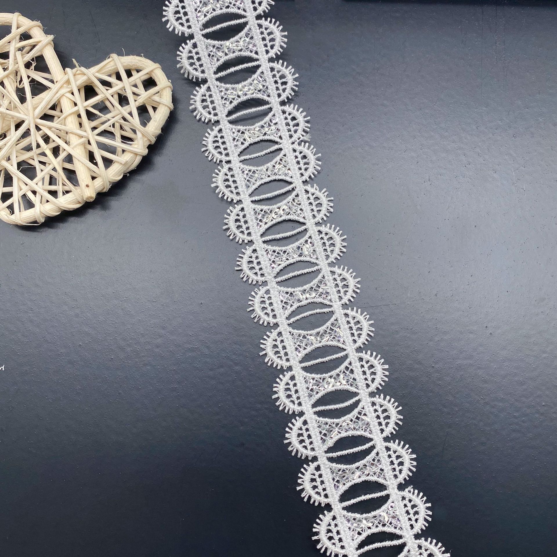 Hollow Wearable Sequins Ribbon - مراجعة Lace Ribbon Trim وسعره