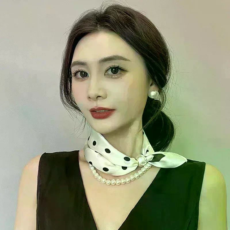 Magnetic Narrow Elegant Satins - مراجعة Pearl Trim Chain وسعره