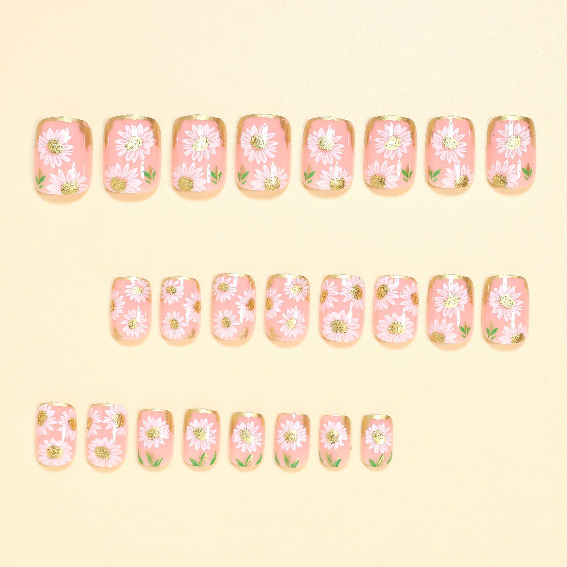 Short Square fake nails golden - مراجعة Embroidery Embellishments وسعره