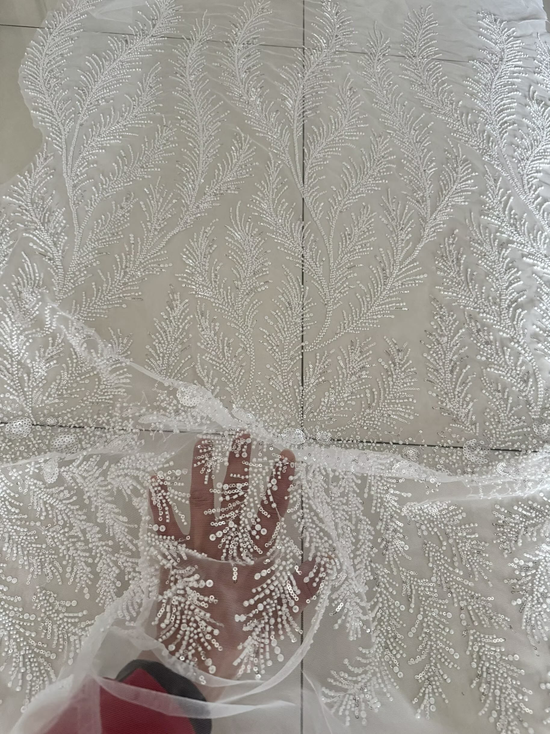 White Beaded Pearl Crystal Seq - مراجعة Crystal Mesh Fabric وسعره