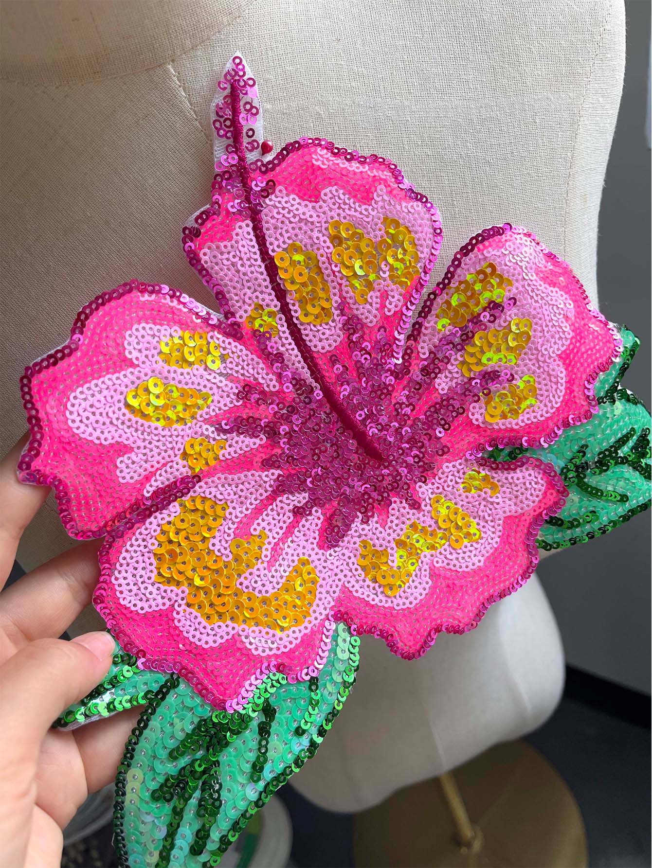 1 Piece 26CM Shining Pink Sequ - مراجعة Applique Patch Flower وسعره