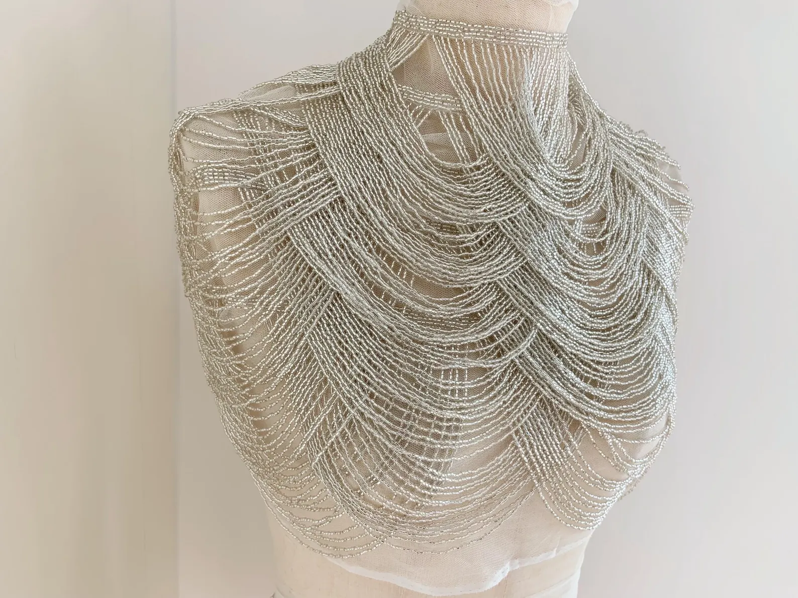 Silver Chains Cape Fabric, Bea - مراجعة Beaded Trim Fringe وسعره
